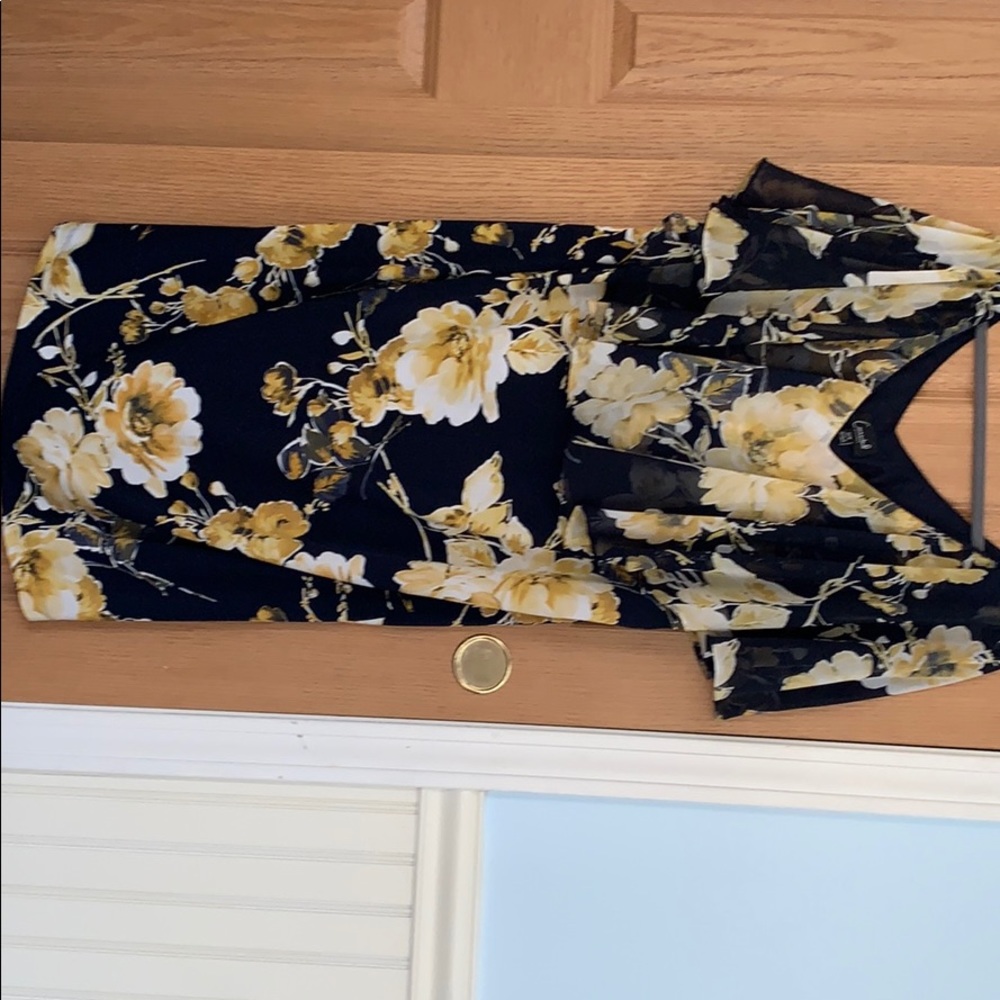 Sheath flowery dress